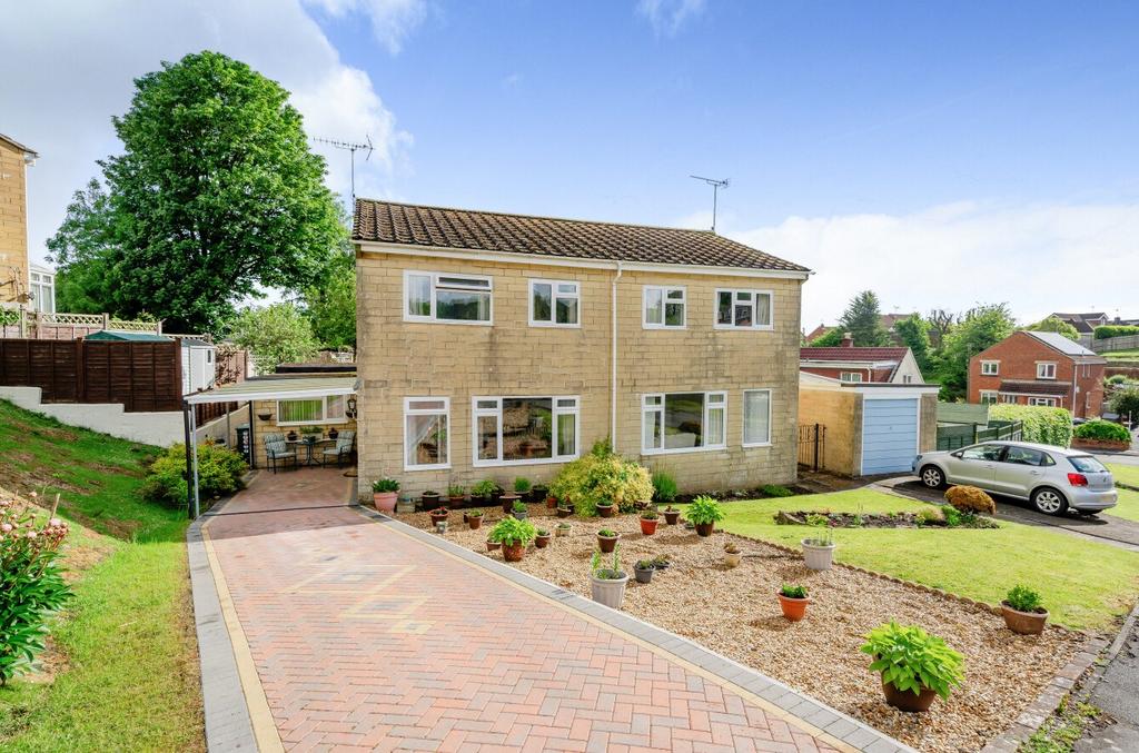 Martin Crest, Warminster, BA12 4 bed property for sale £345,000
