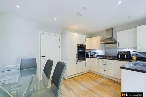 3 bedroom end of terrace house for sale, Studio Way, Borehamwood WD6