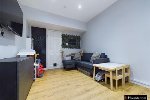 3 bedroom end of terrace house for sale, Studio Way, Borehamwood WD6