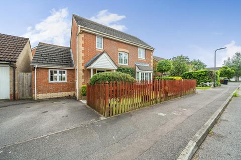 3 bedroom detached house to rent, Harebell Drive,  Thatcham,  RG18