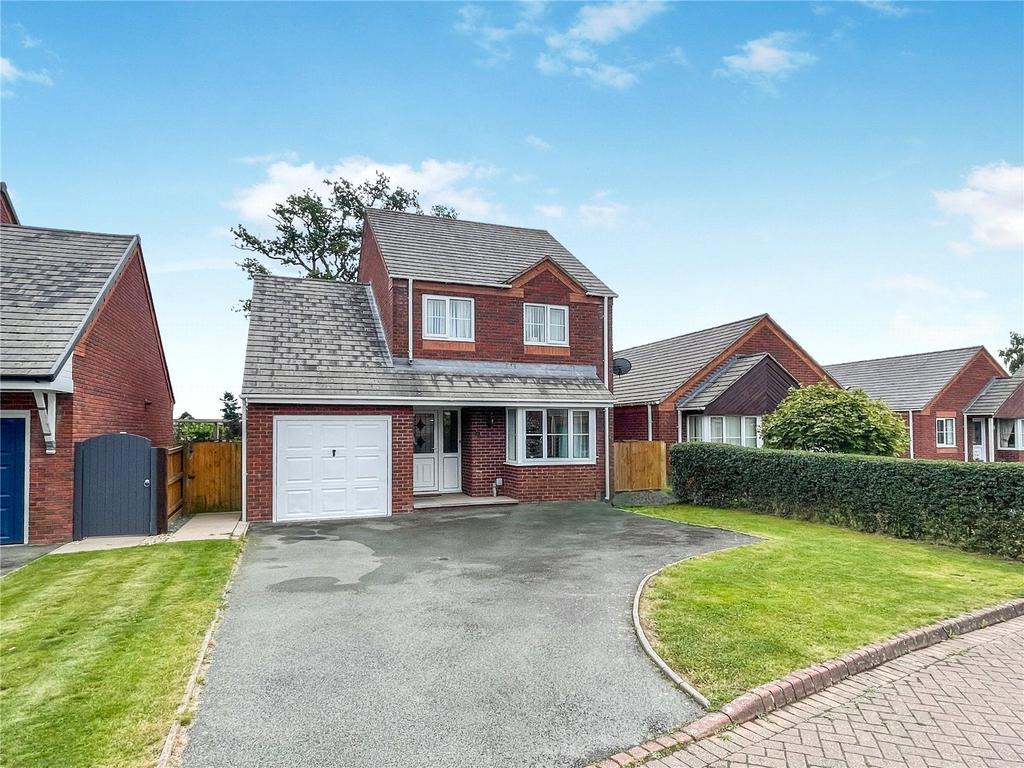 Vyrnwy Crescent, Four Crosses... 3 bed detached house for sale £300,000