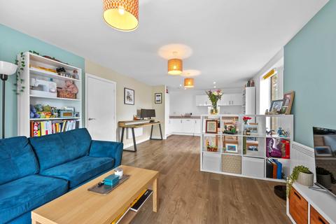 1 bedroom apartment for sale, Spitfire Chase, Walton-on-Thames, KT12