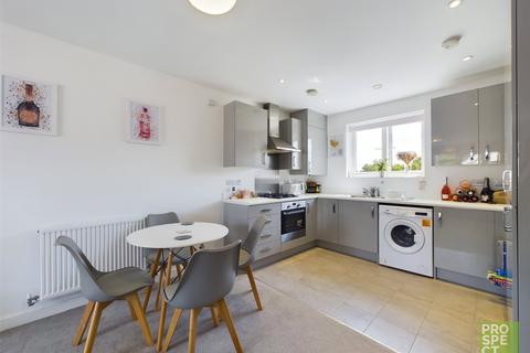 2 bedroom apartment for sale, Hurst Avenue, Blackwater, Camberley, Hampshire, GU17