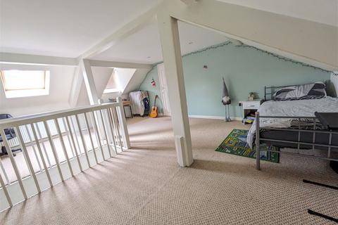 3 bedroom flat for sale, Russell House, Tavistock, PL19
