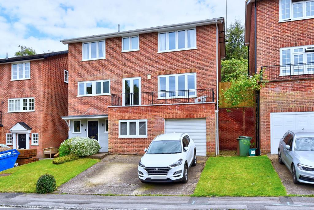 Deanfield Road, Henley On Thames 4 bed detached house for sale £900,000