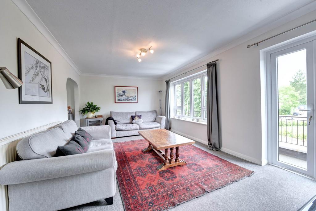 Deanfield Road, Henley On Thames 4 bed detached house for sale £900,000