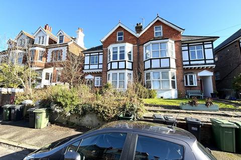 2 bedroom flat to rent, Amherst Road, Bexhill-on-Sea, TN40