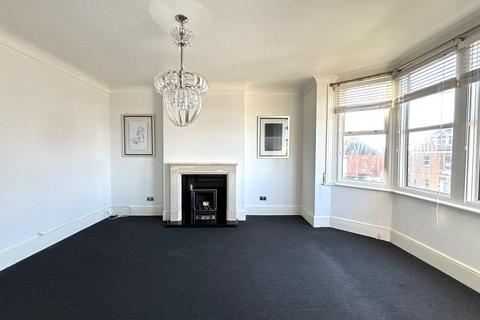 2 bedroom flat to rent, Amherst Road, Bexhill-on-Sea, TN40