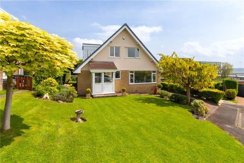 4 bedroom detached house for sale, Summerfield Drive, Baildon, Shipley, West Yorkshire, BD17