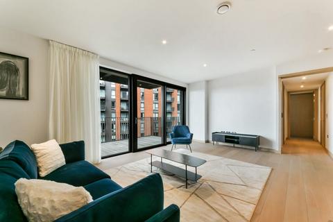 2 bedroom apartment for sale, Embassy Gardens London SW11