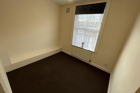 2 bedroom terraced house to rent, Kings Avenue, Leeds, West Yorkshire, LS6