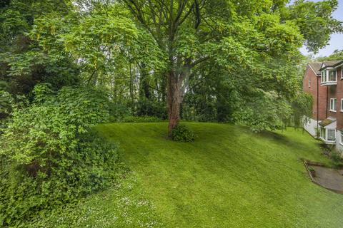 127 Heathdene Drive, Belvedere, DA17 6HY