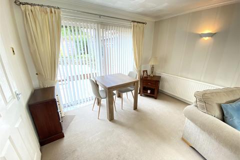 13 Alpine Drive, Royton, Oldham, OL2 5HA