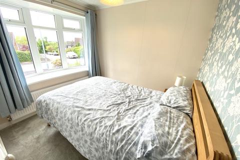 13 Alpine Drive, Royton, Oldham, OL2 5HA