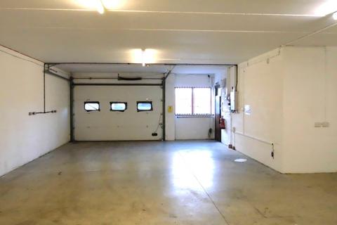 Industrial unit to rent, Elliott Road, Cirencester GL7