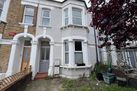 2 bedroom flat to rent, Top Flat, Venner Road, Sydenham, SE26