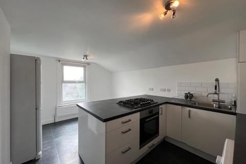 2 bedroom flat to rent, Top Flat, Venner Road, Sydenham, SE26