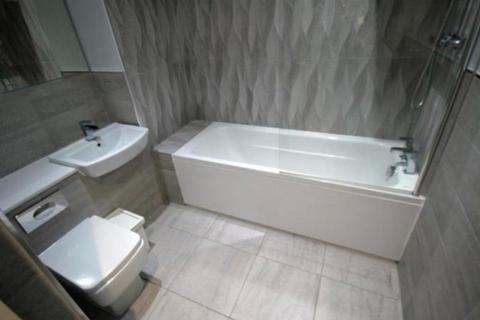 2 bedroom flat to rent, 4 Tate House, 5-7 New York Road, Leeds, West Yorkshire, LS2 7QW, UK