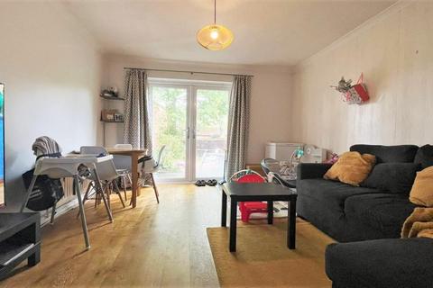 2 bedroom end of terrace house to rent, Wych Hill Park, Woking GU22