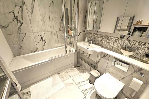 1 bedroom flat to rent, Emperors Gate, London, SW7 4HJ