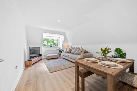 Flat 9, Cavendish Court Cavendish Road, Weybridge, KT13 0JN
