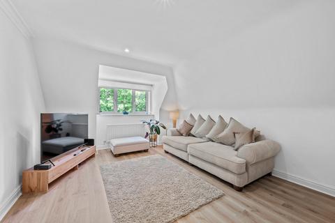Flat 9, Cavendish Court Cavendish Road, Weybridge, KT13 0JN