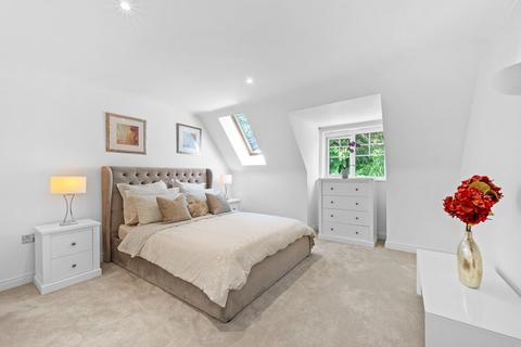 Flat 9, Cavendish Court Cavendish Road, Weybridge, KT13 0JN