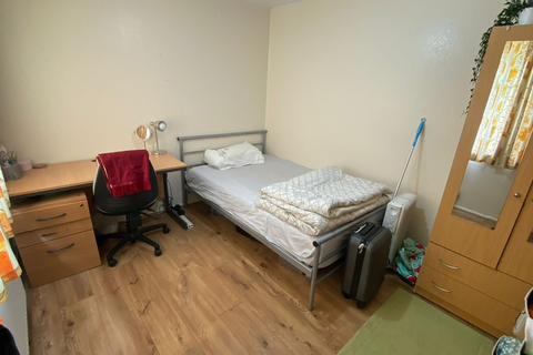 1 bedroom in a house share to rent, Roman Way, Birmingham B15