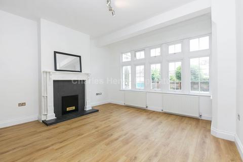 3 bedroom apartment for sale, Green Lanes, Palmers Green, N13