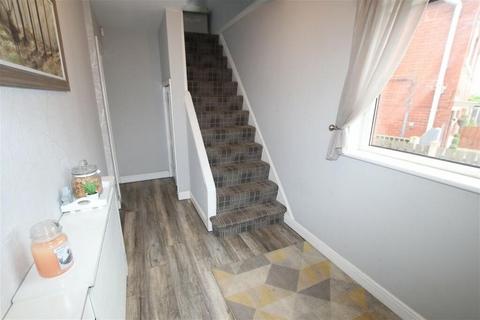 3 bedroom semi-detached house to rent, Birkwood Avenue, Cudworth, Barnsley, South Yorkshire, S72