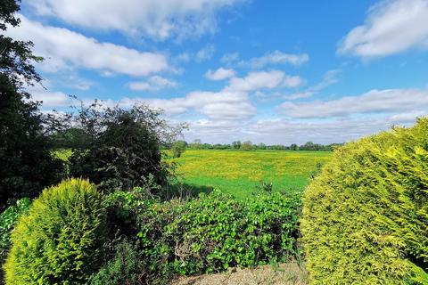 2 bedroom detached bungalow for sale, Rose Hall Gardens, Bungay