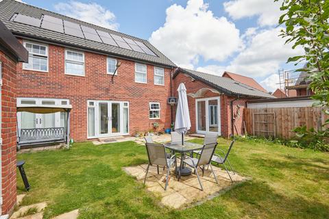 5 bedroom detached house for sale, Revel Burroughs Way, Norwich NR14