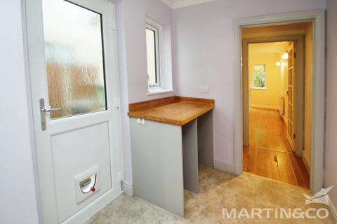 3 bedroom semi-detached house to rent, Waterhouse Lane, Chelmsford