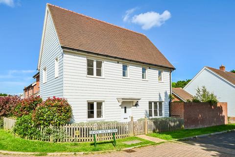 3 bedroom semi-detached house for sale, Seven Acre View, Northiam, Near Rye, East Sussex TN31 6FB
