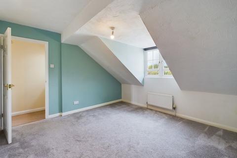3 Cooper Close, Towcester, NN12 7AN