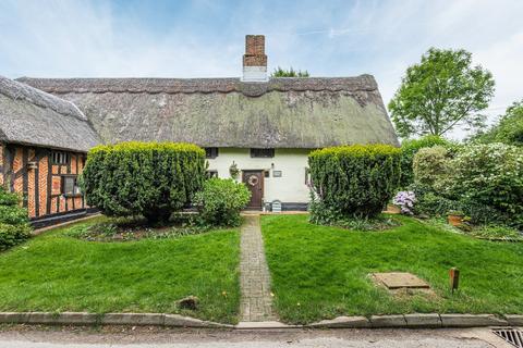 4 bedroom cottage for sale, Low Road, Bunwell