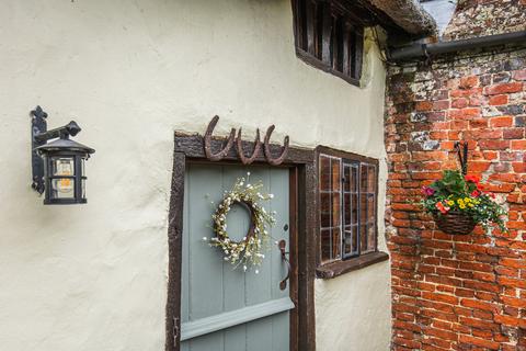 4 bedroom cottage for sale, Low Road, Bunwell