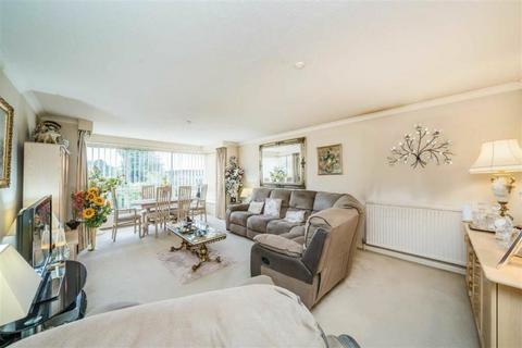 2 bedroom apartment for sale, Portsmouth Road, Surbiton KT6