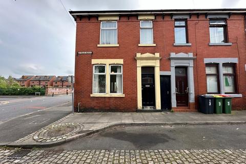 4 bedroom end of terrace house for sale, St Pauls Avenue, Preston, PR1