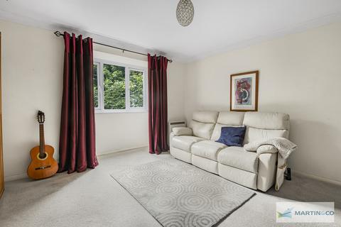 1 bedroom flat for sale, Birchend Close , South Croydon
