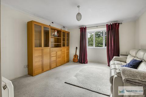 12 Birchend Close, South Croydon, CR2 7DS