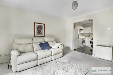 12 Birchend Close, South Croydon, CR2 7DS