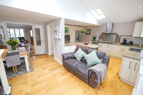 13 Darwin Close, Orpington, BR6 7EP