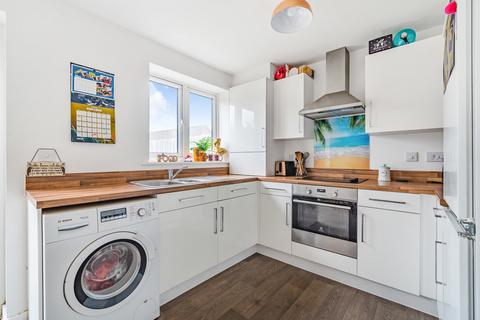 92 Buzzard Way, Cranbrook, Exeter, EX5 7GX