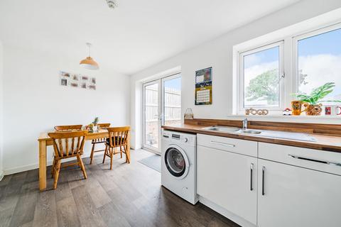 92 Buzzard Way, Cranbrook, Exeter, EX5 7GX