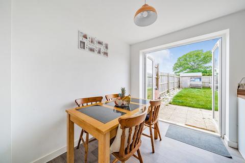 92 Buzzard Way, Cranbrook, Exeter, EX5 7GX