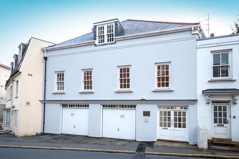 2 bedroom apartment to rent, Charroterie, St. Peter Port, Guernsey