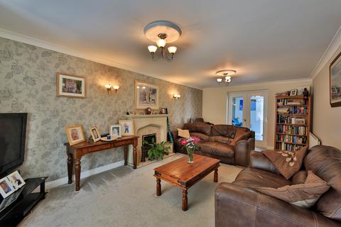5 bedroom detached house for sale, Haywain Close, Swindon