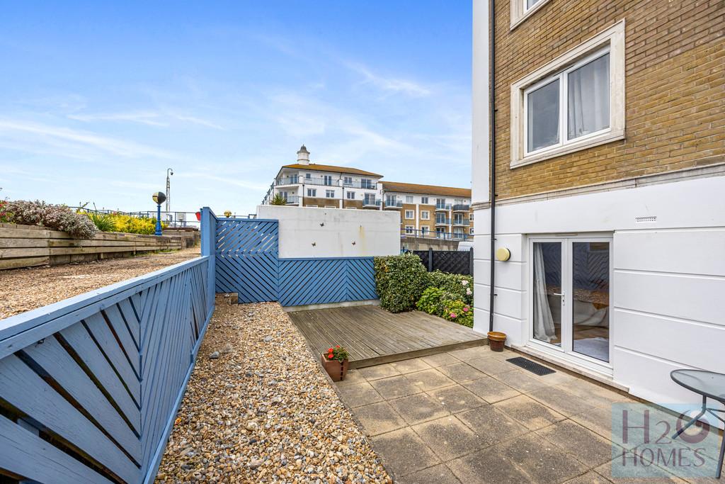 Brittania court, 40-003
