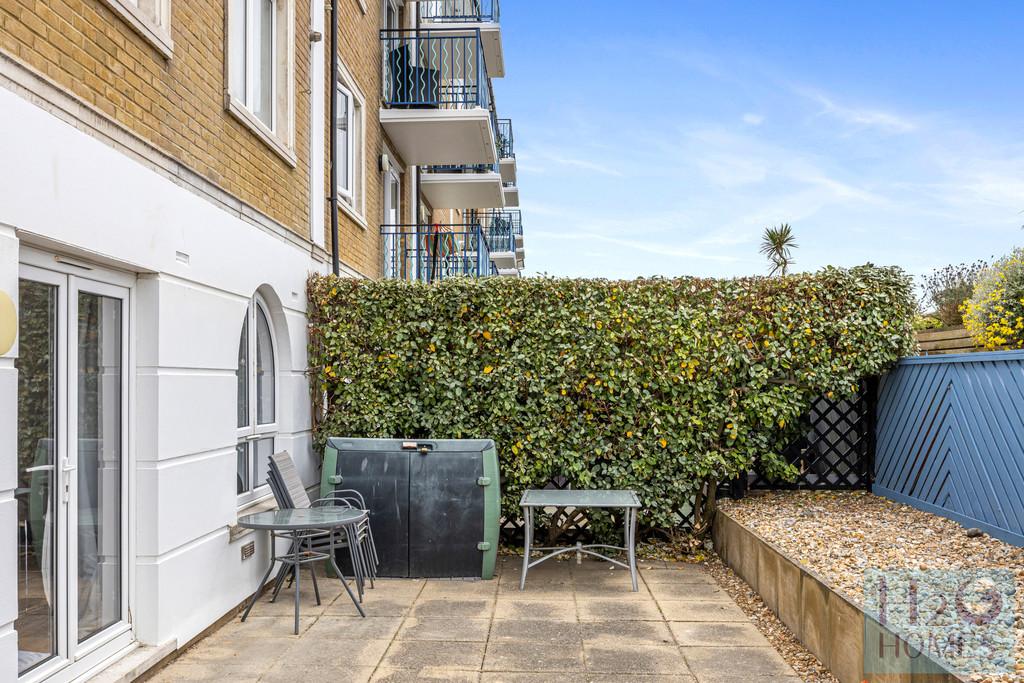 Brittania court, 40-007